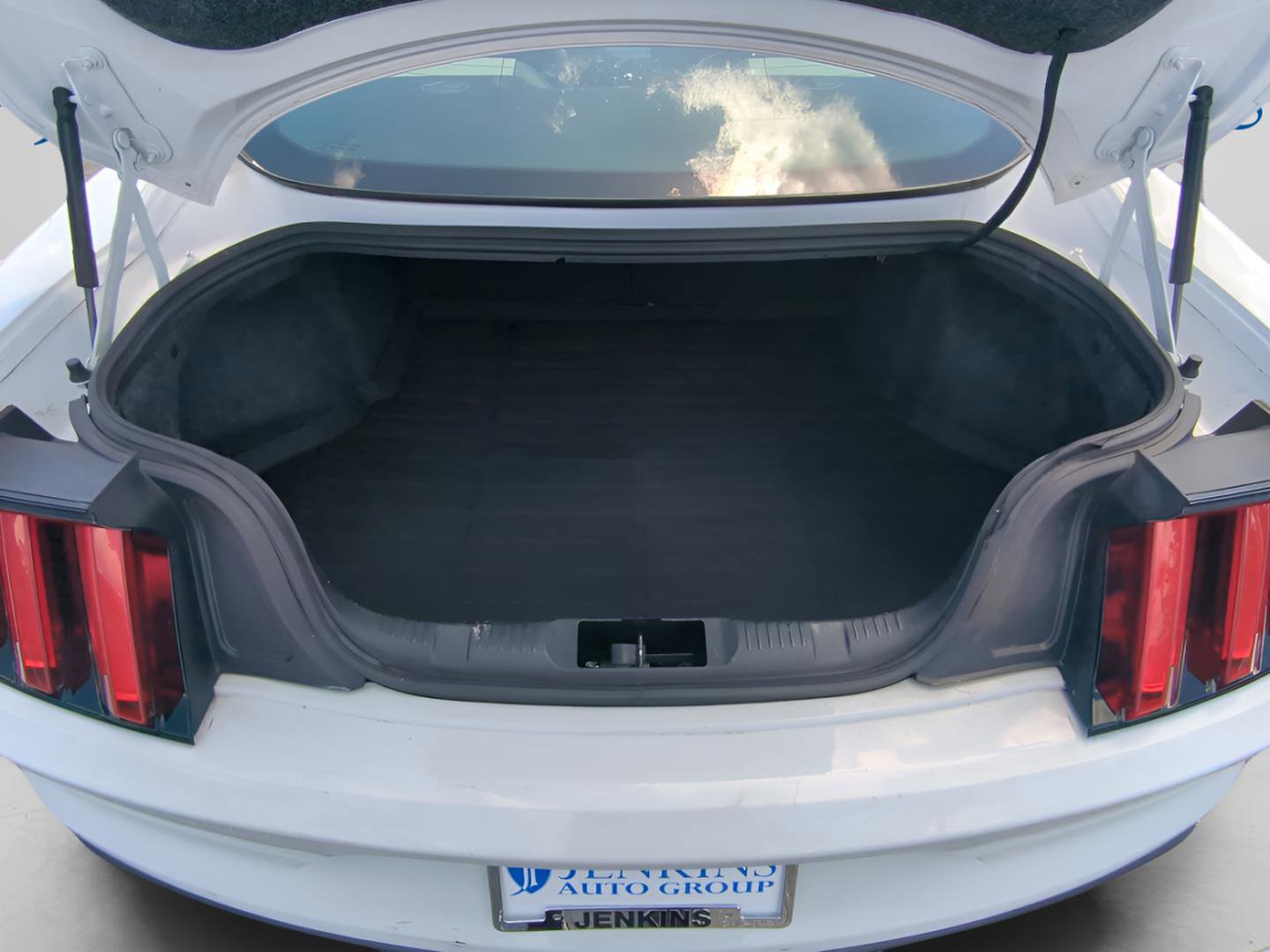 Used 2017 Ford Mustang Premium image 10