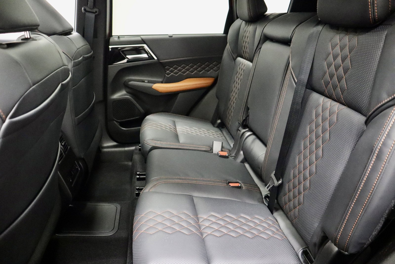New 2025 Mitsubishi Outlander SEL image 14