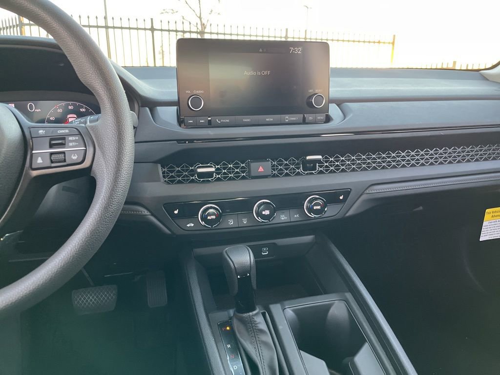 Used 2025 Honda Accord SE image 17