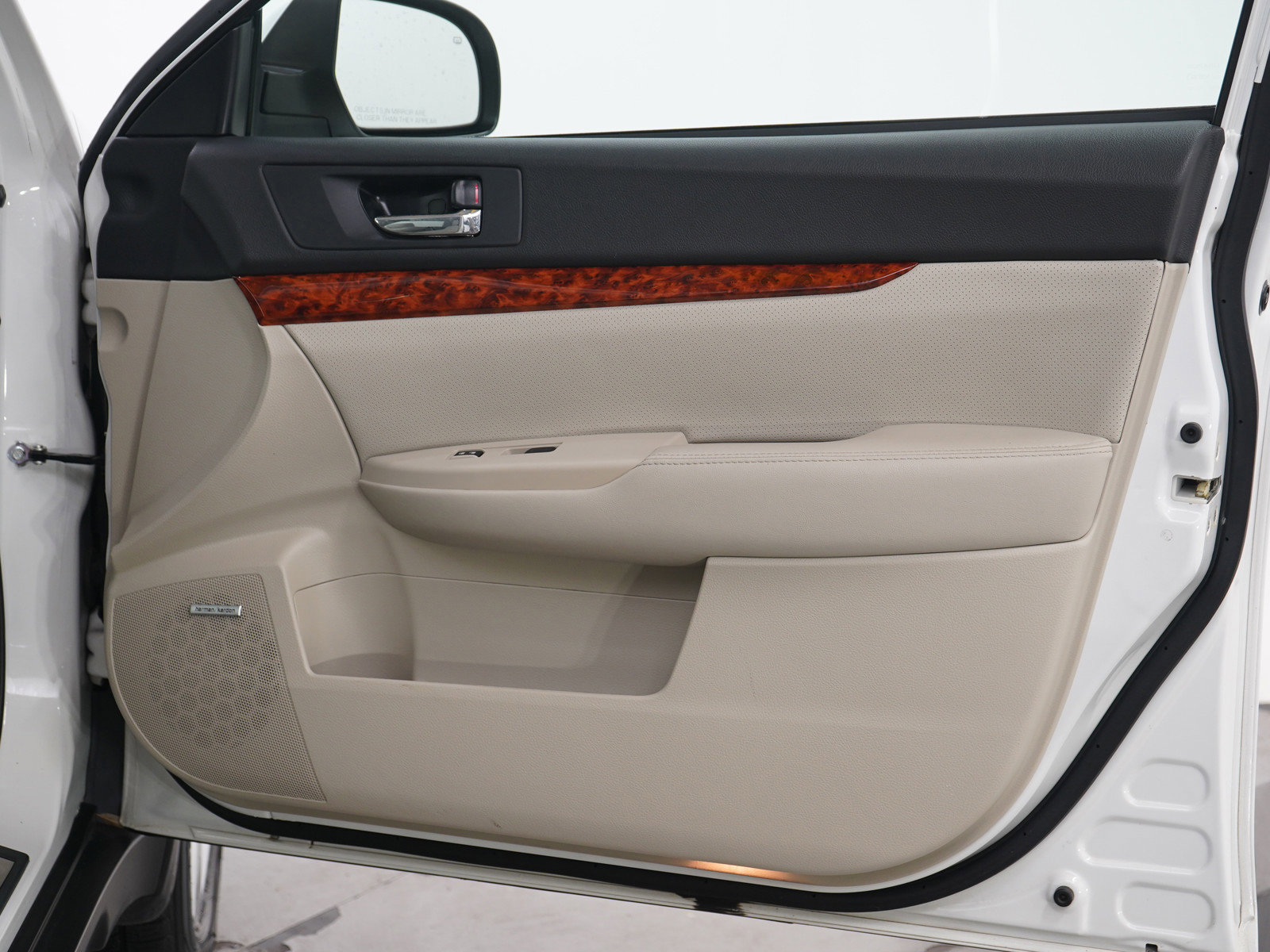 Used 2012 Subaru Outback 2.5i Limited w/ Moonroof Pkg image 10