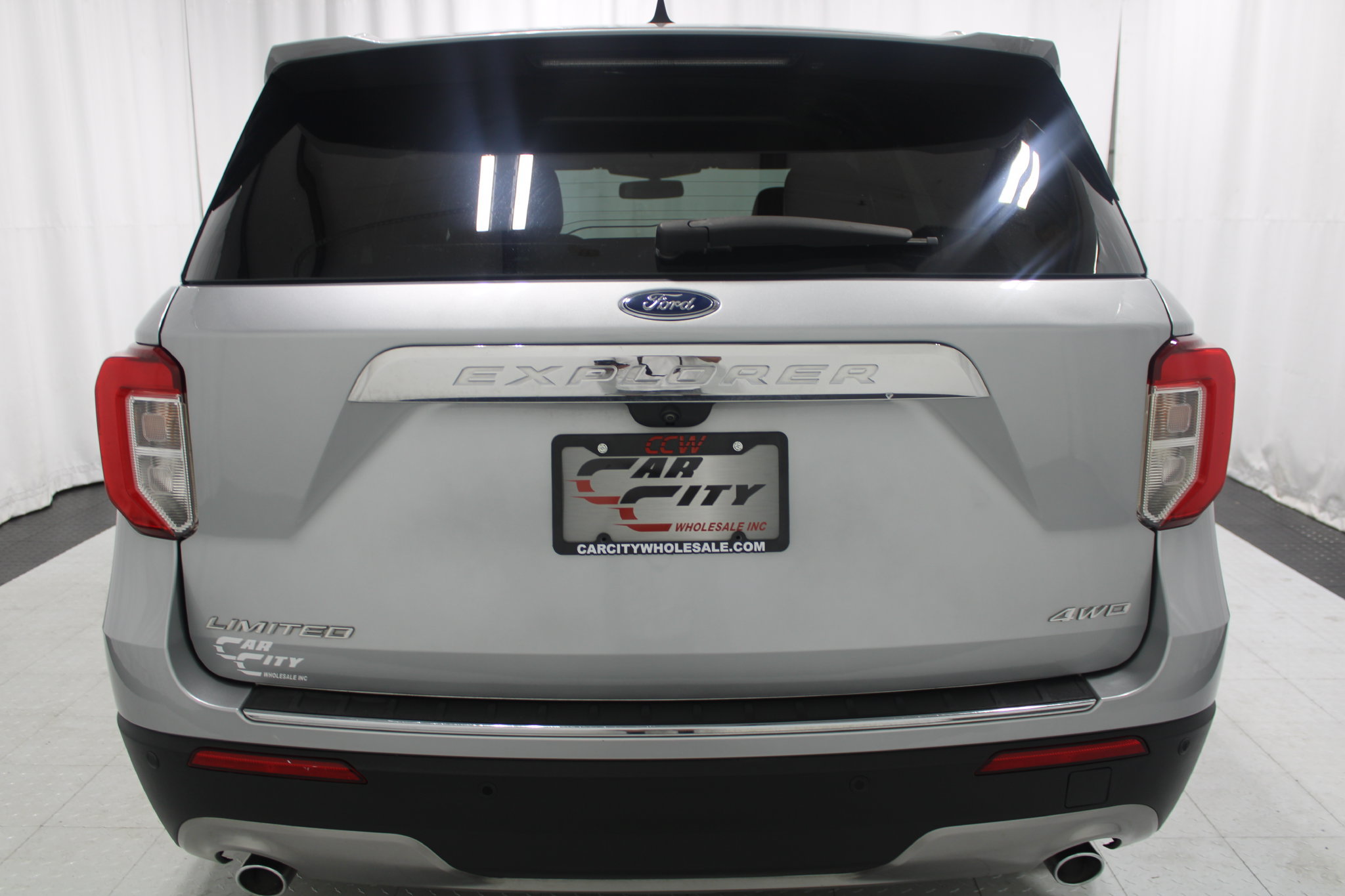 Used 2023 Ford Explorer Limited w/ Equipment Group 301A AWD/4WD image 7