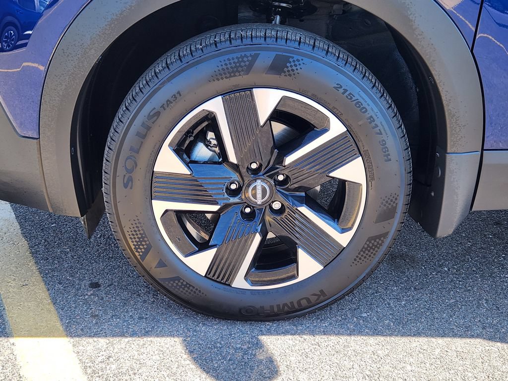 Certified 2025 Nissan Kicks SV w/ Charging Package AWD/4WD image 7