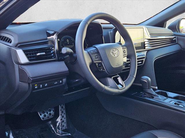 Used 2025 Toyota Camry SE image 10