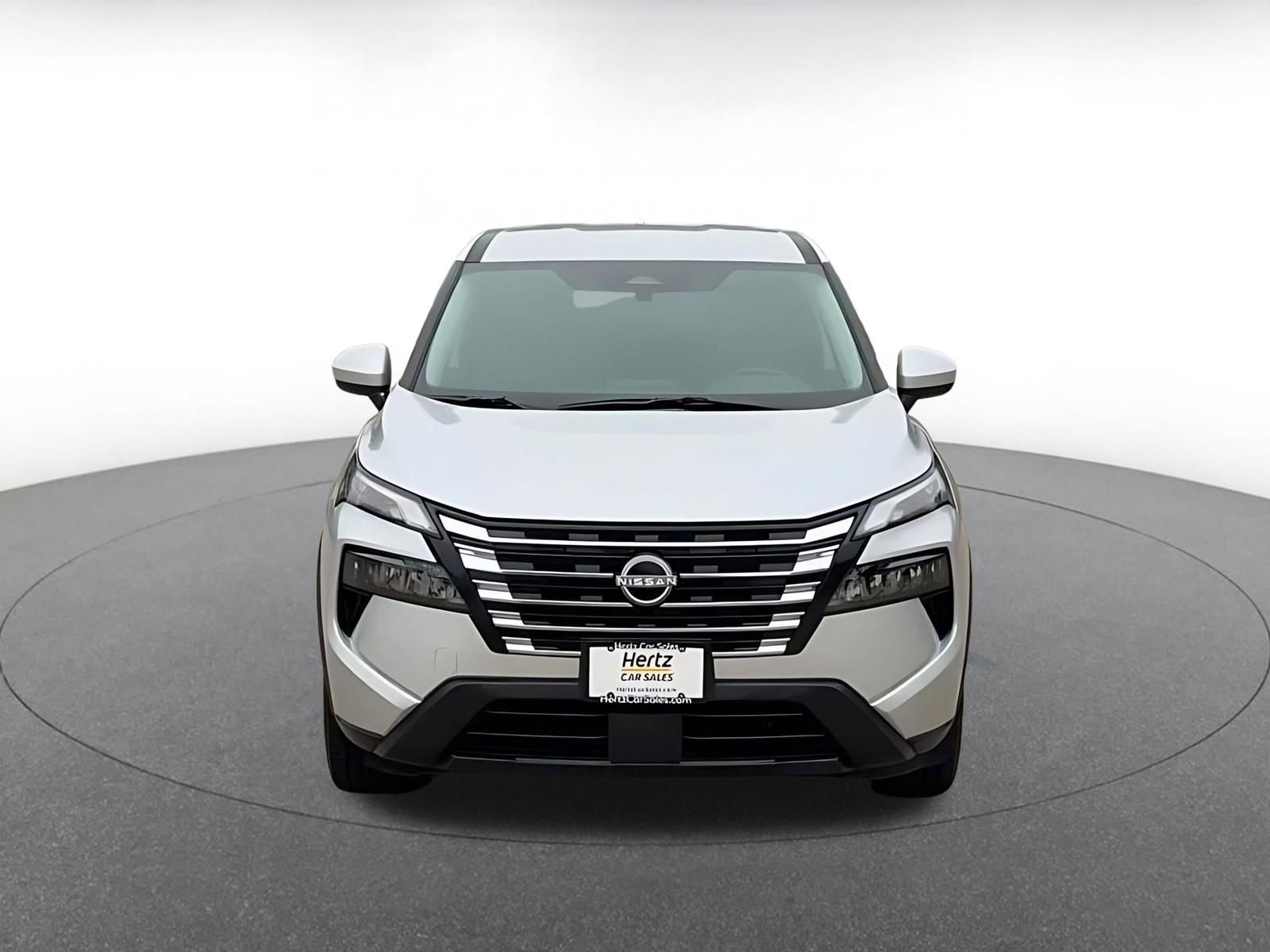 Used 2025 Nissan Rogue SV AWD/4WD image 4