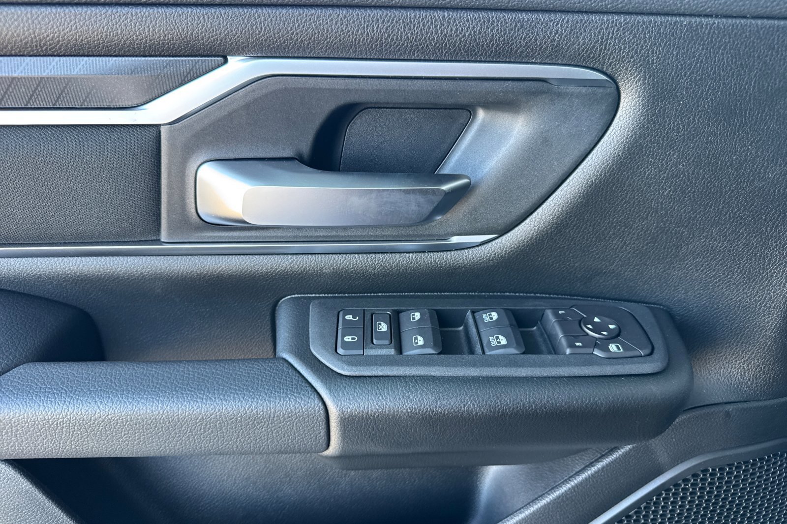 New 2026 RAM 1500 4x4 Crew Cab image 10