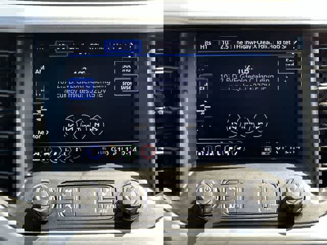 Used 2023 GMC Acadia SLE w/ Driver Convenience Package image 11