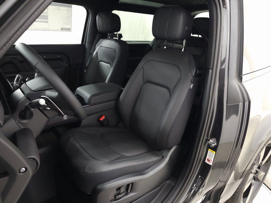 Used 2025 Land Rover Defender 90 V8 AWD/4WD image 19