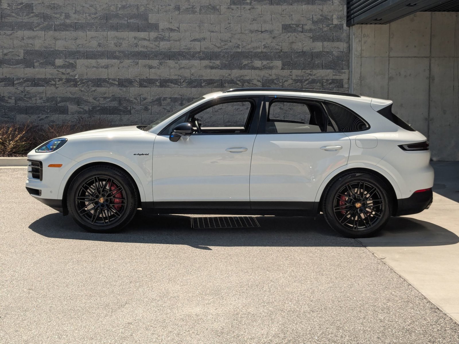 Certified 2026 Porsche Cayenne S AWD/4WD image 2
