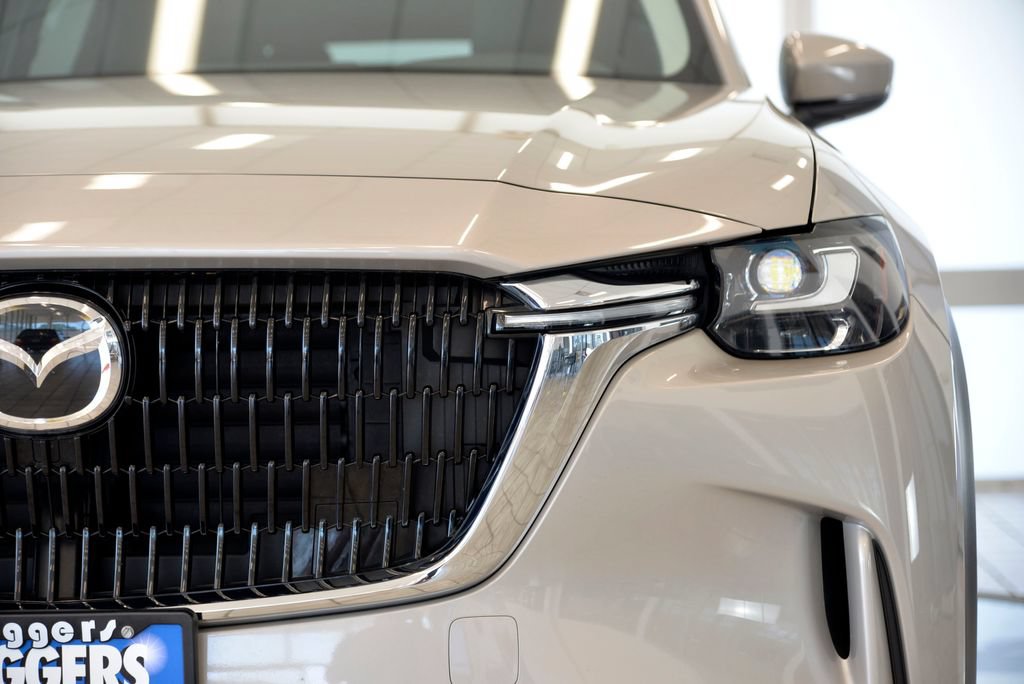 Certified 2024 MAZDA CX-90 Plug-In Hybrid w/ Preferred AWD/4WD image 11