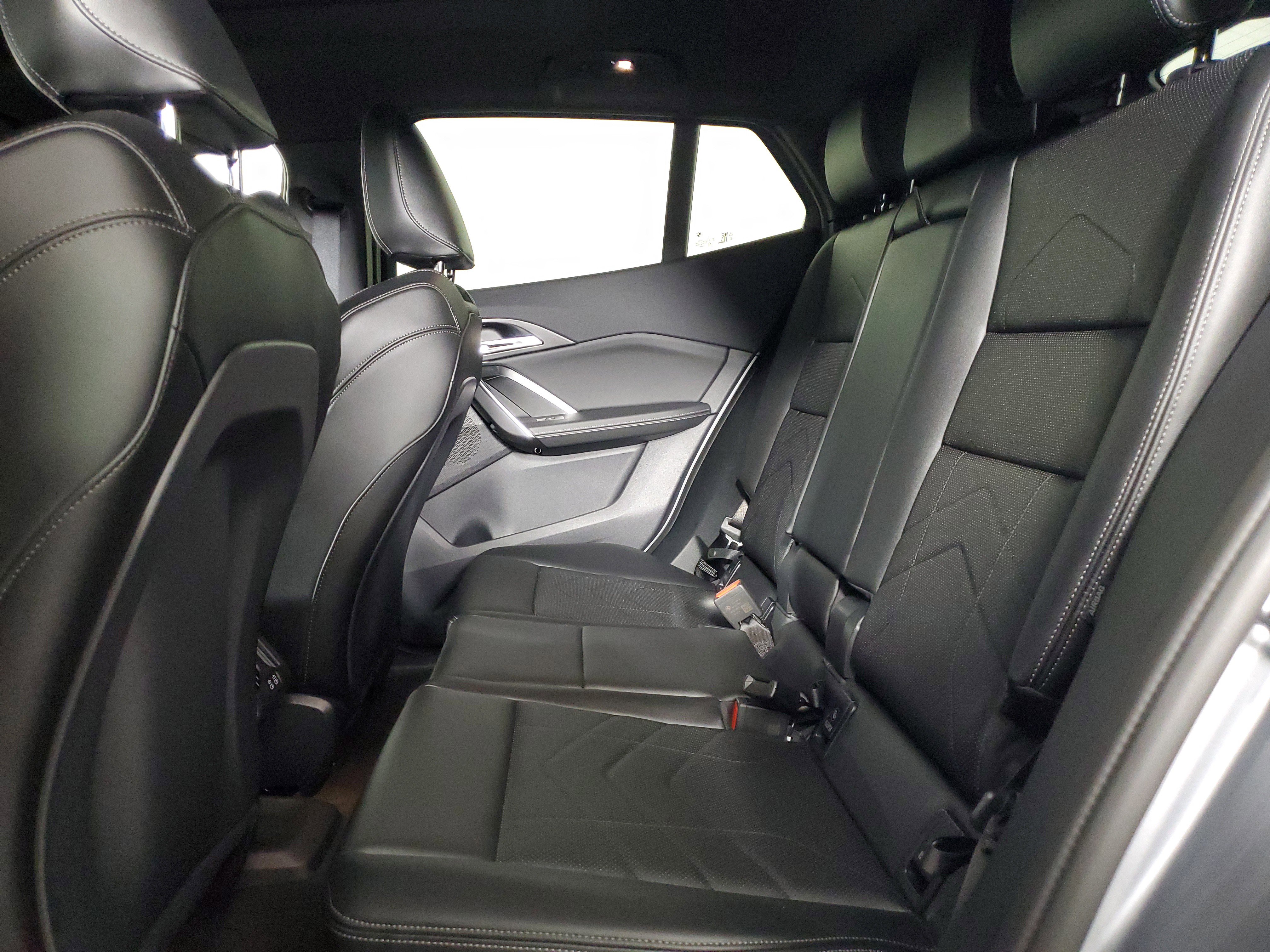 Certified 2025 BMW X2 xDrive28i w/ Premium Package image 10