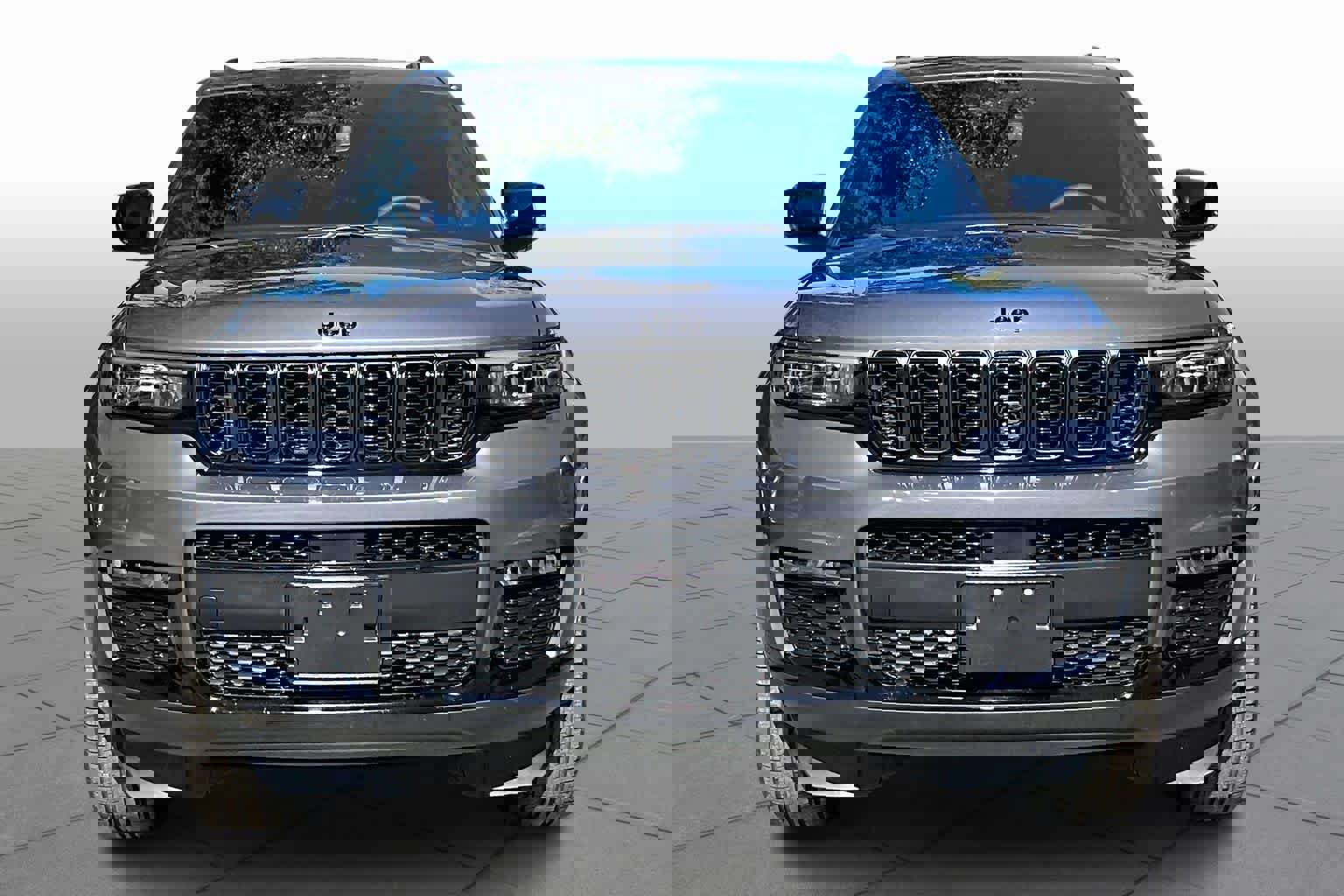 Used 2024 Jeep Grand Cherokee L Limited w/ Black Appearance Package image 3