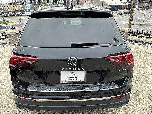 Used 2022 Volkswagen Tiguan SE AWD/4WD image 9