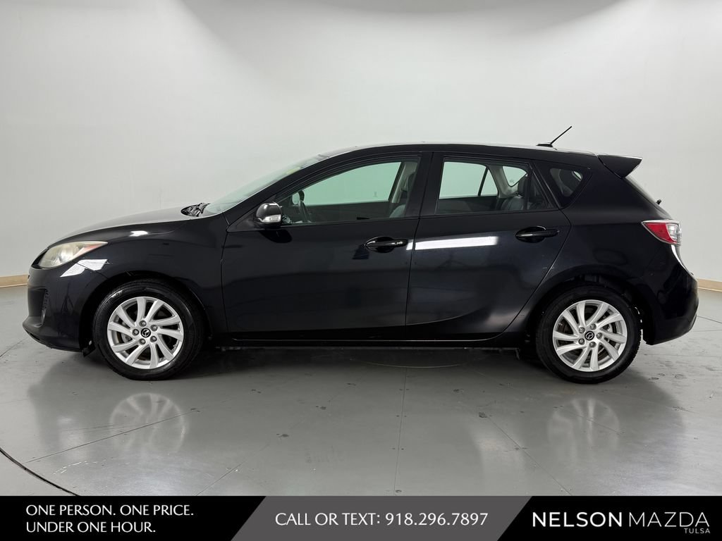 Used 2013 MAZDA MAZDA3 i Grand Touring w/ Tech Pkg FWD image 9