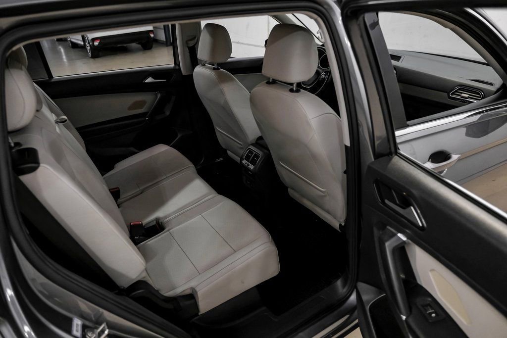 Used 2018 Volkswagen Tiguan SE image 37