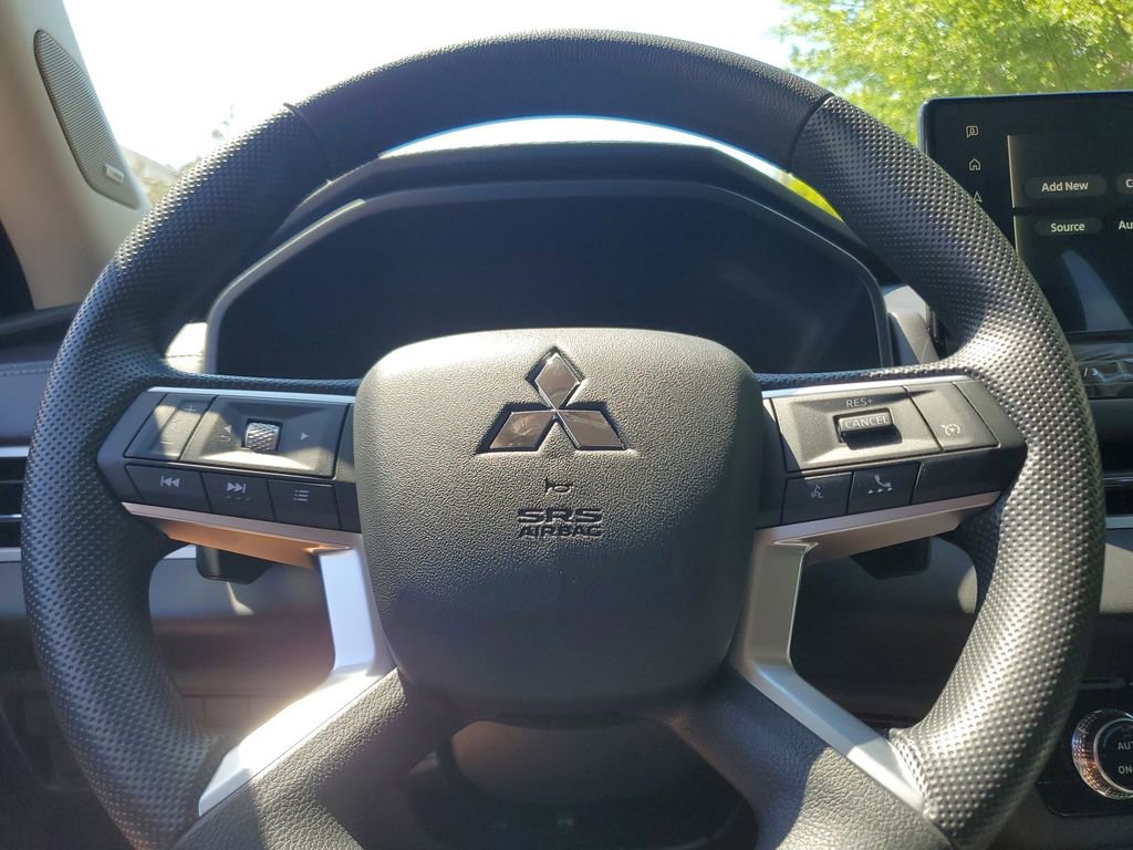 New 2026 Mitsubishi Outlander ES image 23