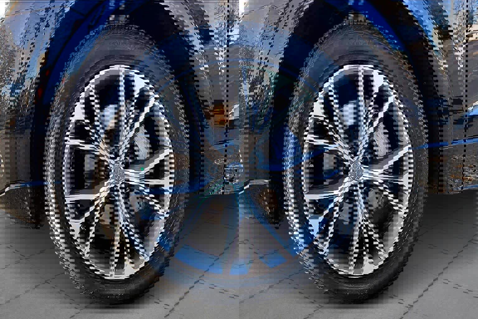 Used 2020 Audi Q8 Premium w/ Black Optic Package image 12