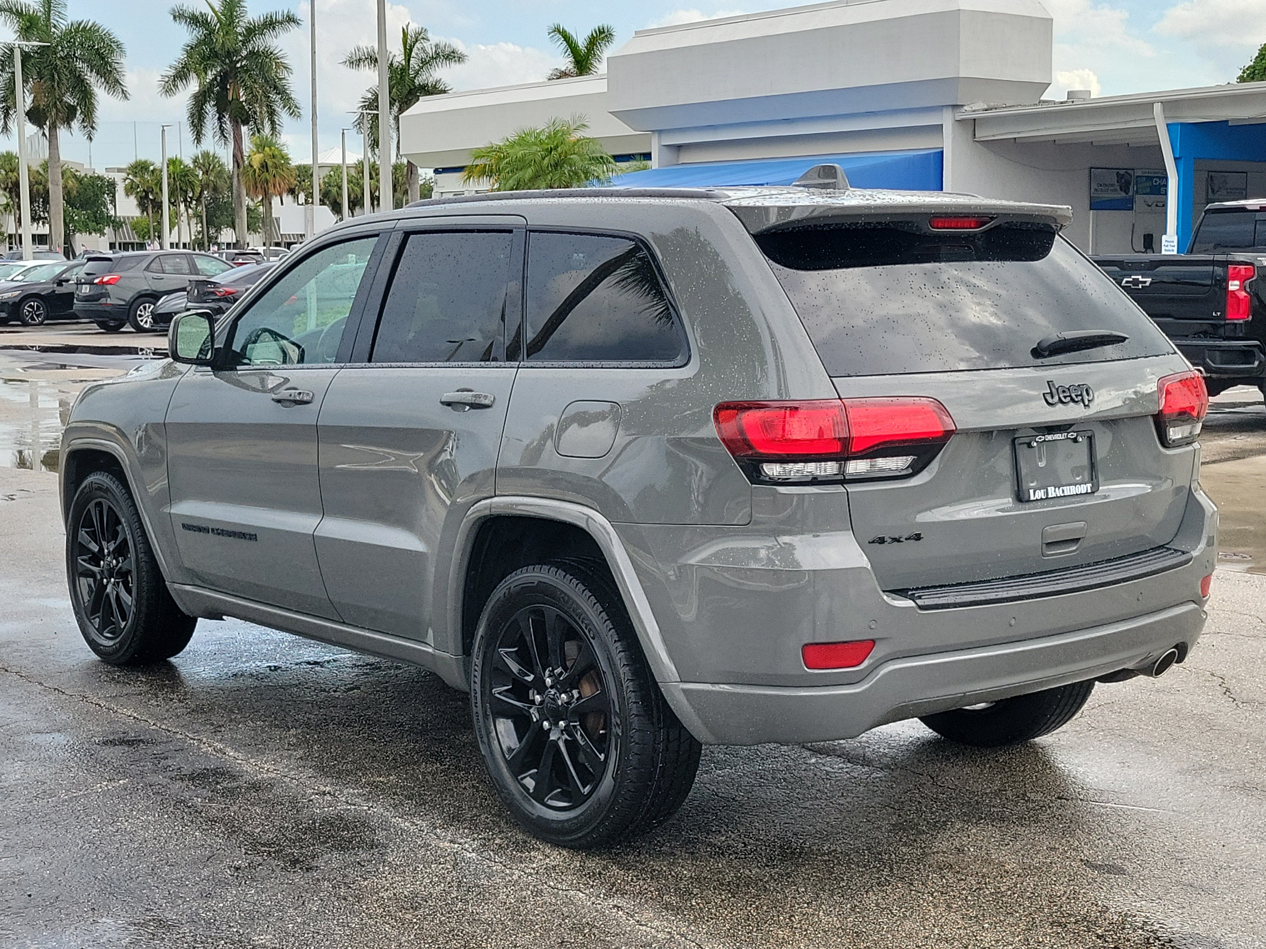 Used 2020 Jeep Grand Cherokee Altitude AWD/4WD image 5