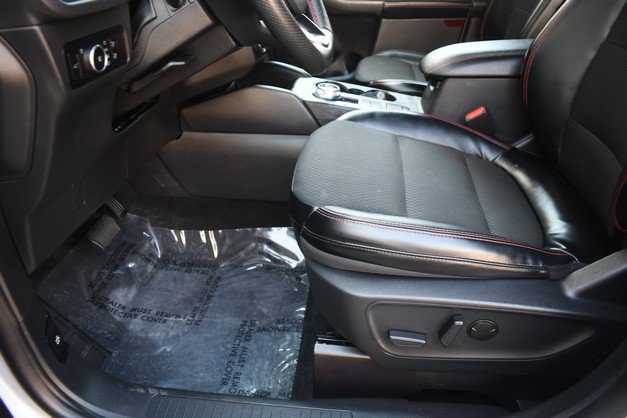 Used 2025 Ford Escape ST-Line Select AWD/4WD image 15