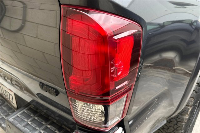 Used 2020 Toyota Tacoma 2WD Double Cab image 14