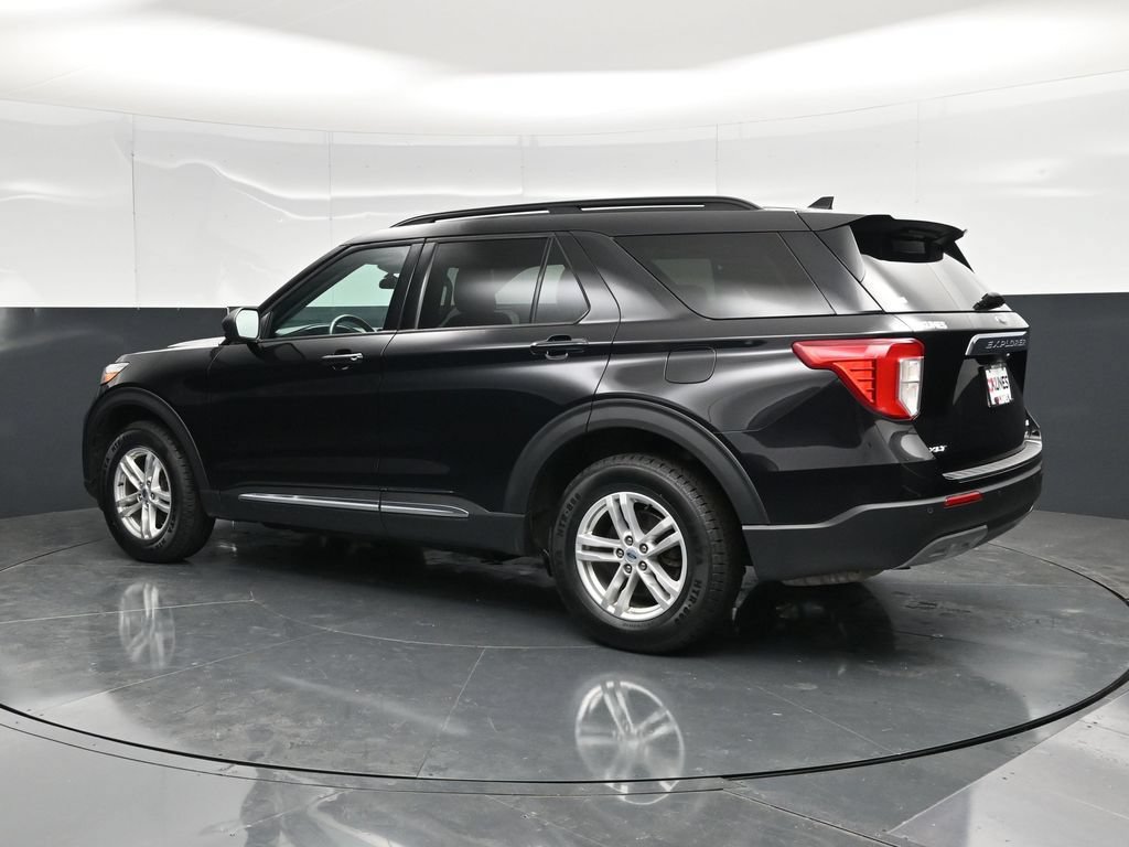 Used 2023 Ford Explorer XLT w/ Equipment Group 202A AWD/4WD image 7