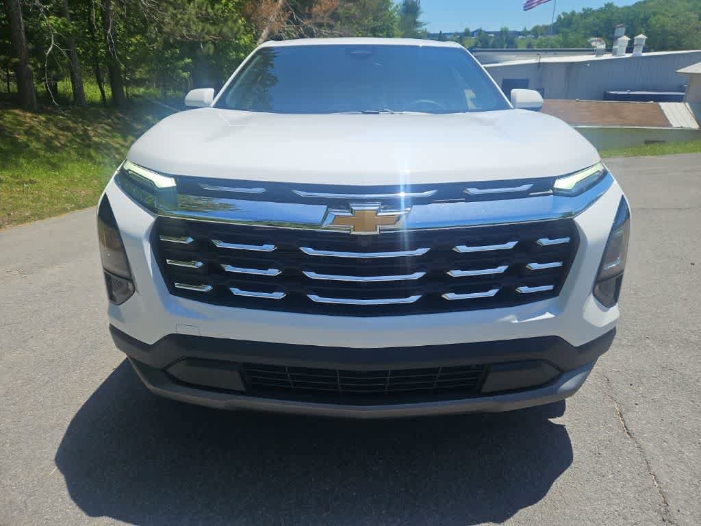 Used 2026 Chevrolet Equinox LT FWD image 8