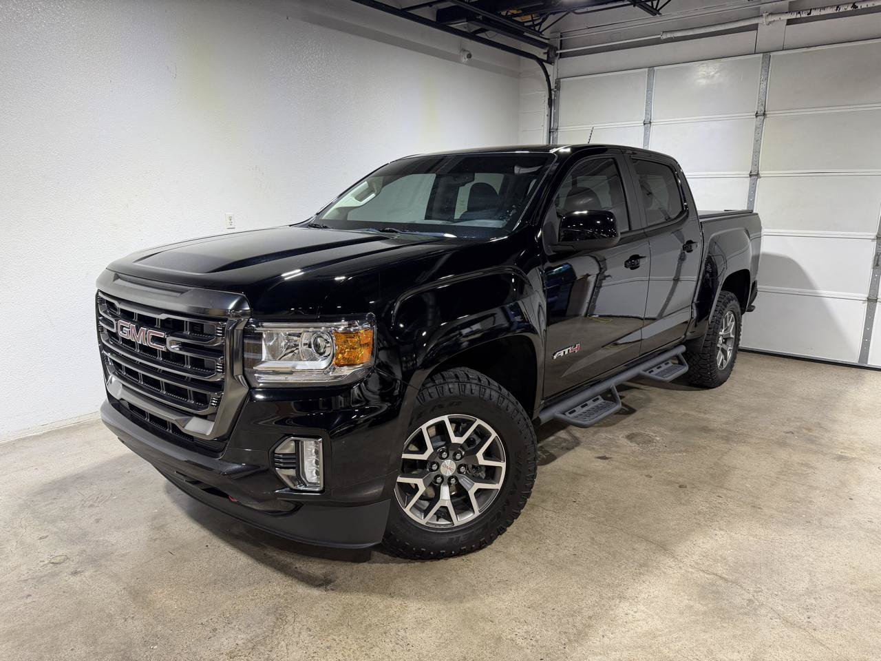 Used 2022 GMC Canyon AT4 w/ Trailering Package AWD/4WD image 1