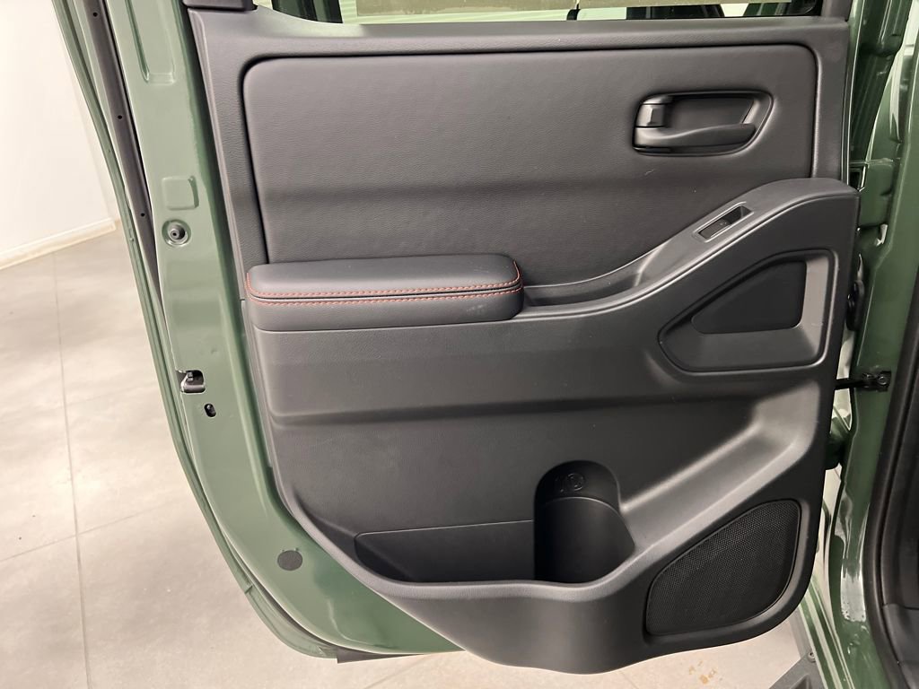 Used 2026 Nissan Frontier PRO-4X w/ Pro-4x Convenience Package image 17