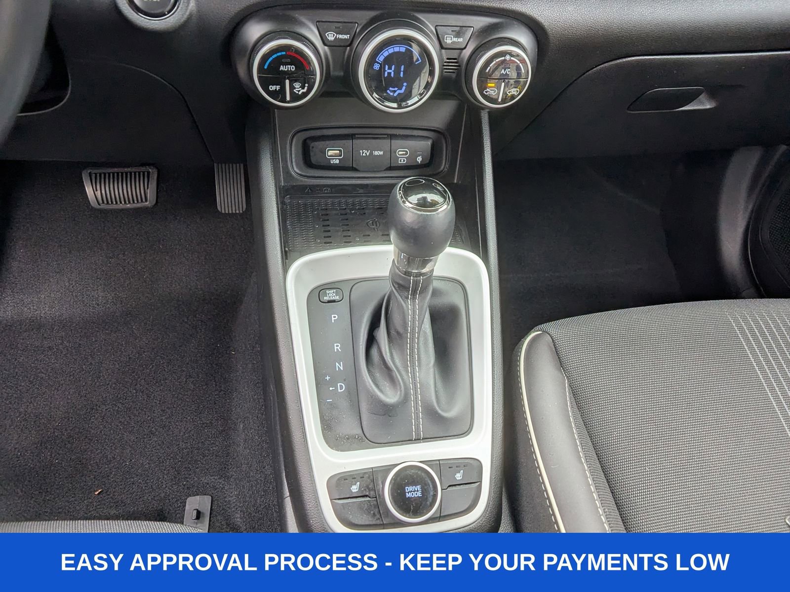 Used 2024 Hyundai Venue Limited image 29