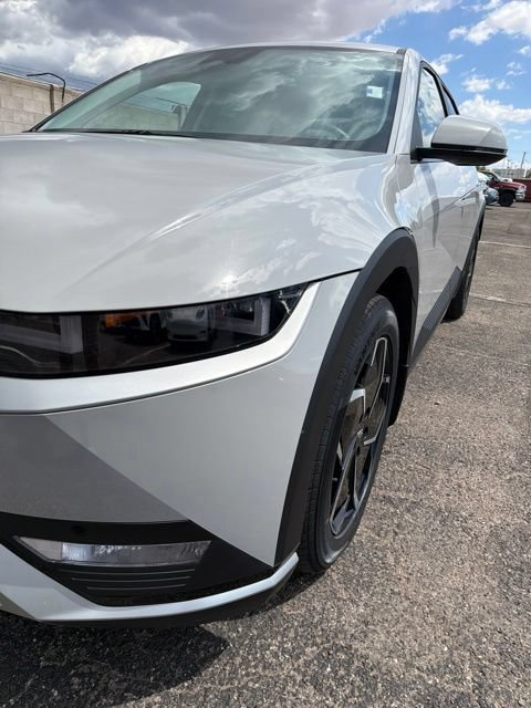Used 2023 Hyundai Ioniq 5 SEL AWD/4WD image 2