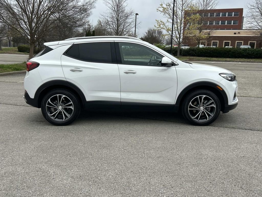 Used 2022 Buick Encore GX Essence w/ Advanced Technology Package FWD image 8
