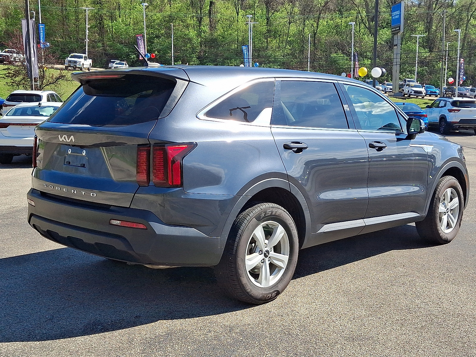 Used 2022 Kia Sorento LX image 6