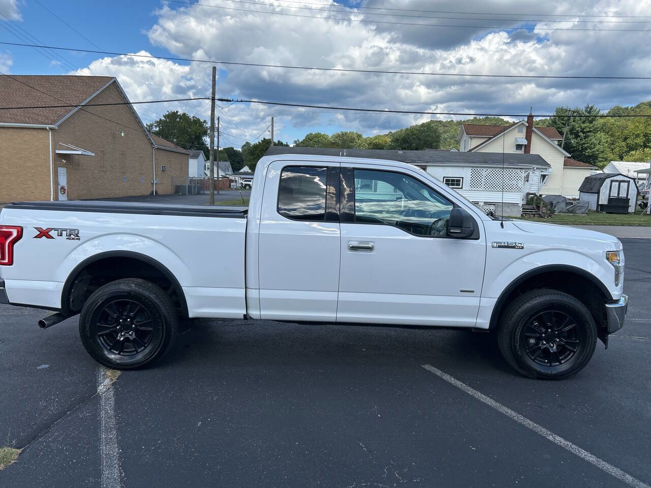Used 2017 Ford F150 XLT w/ Equipment Group 301A Mid image 6