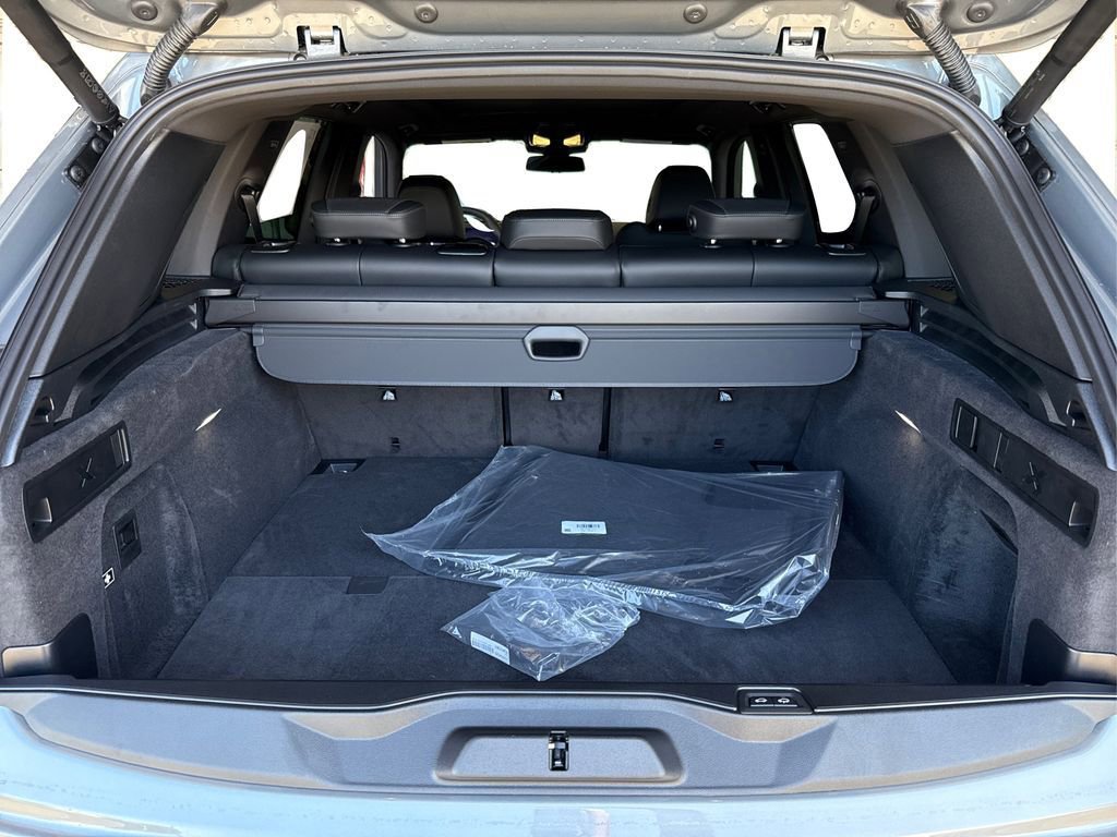 New 2026 BMW X5 xDrive50e w/ Executive Package image 13