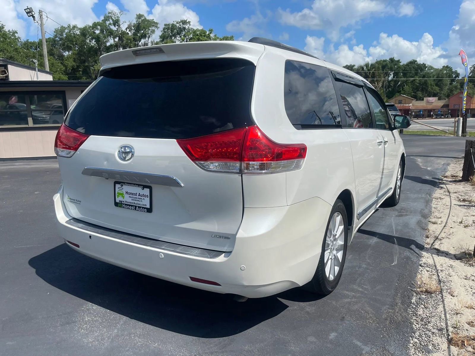 Used 2013 Toyota Sienna Limited w/ Advanced Technology Pkg FWD image 14