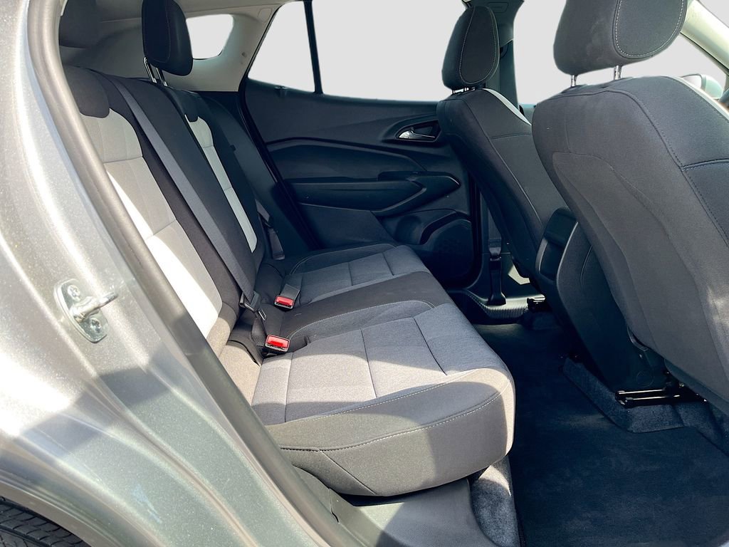 Used 2025 Chevrolet Trax LS w/ LS Convenience Package FWD image 24