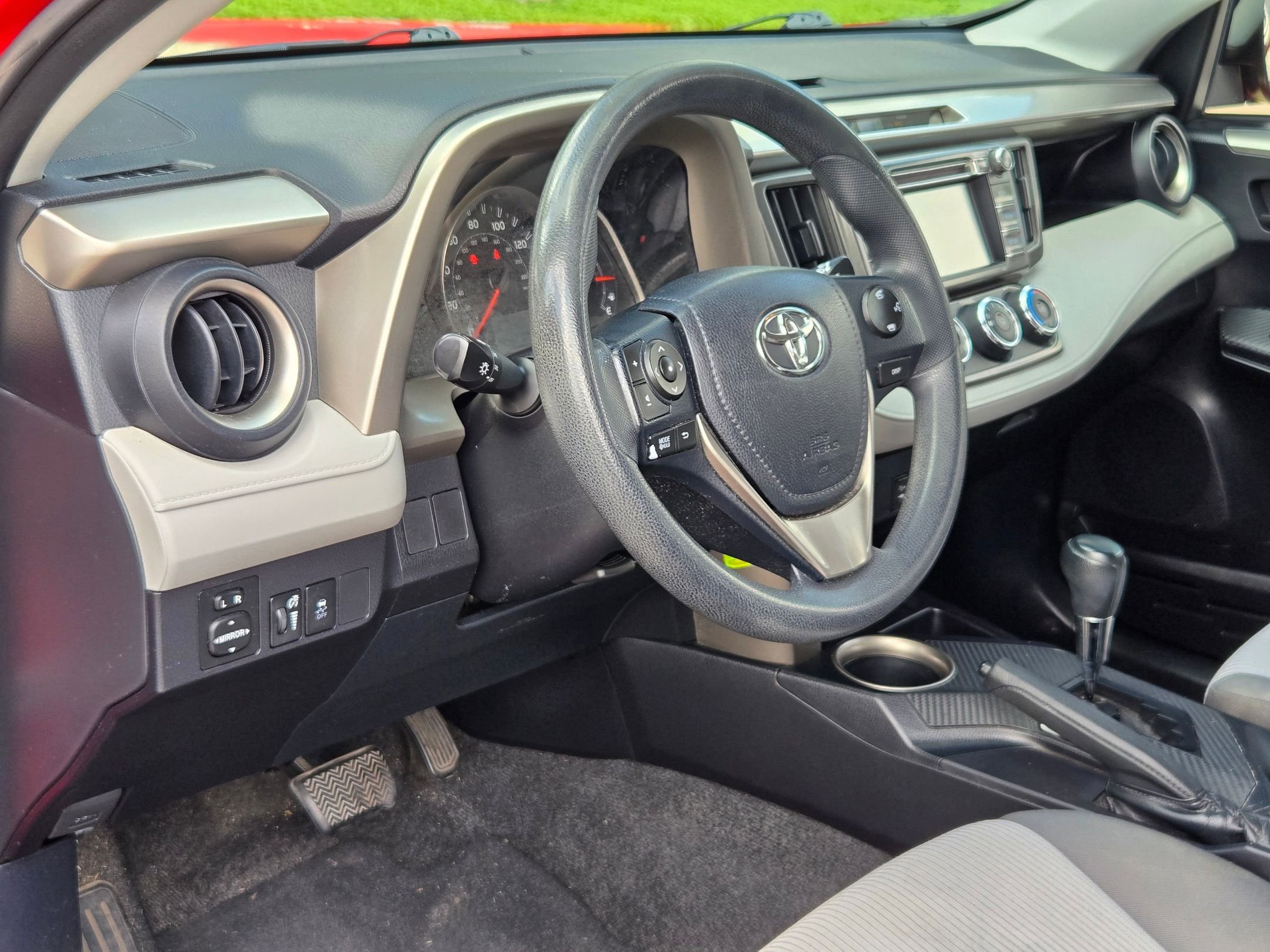 Used 2014 Toyota RAV4 LE FWD image 12