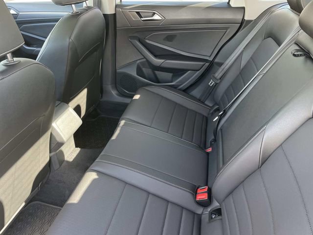Used 2024 Volkswagen Jetta SE image 24