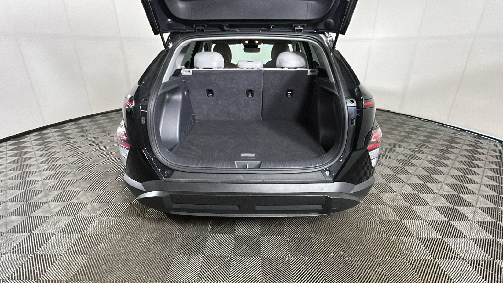Used 2025 Hyundai Kona SEL FWD image 31