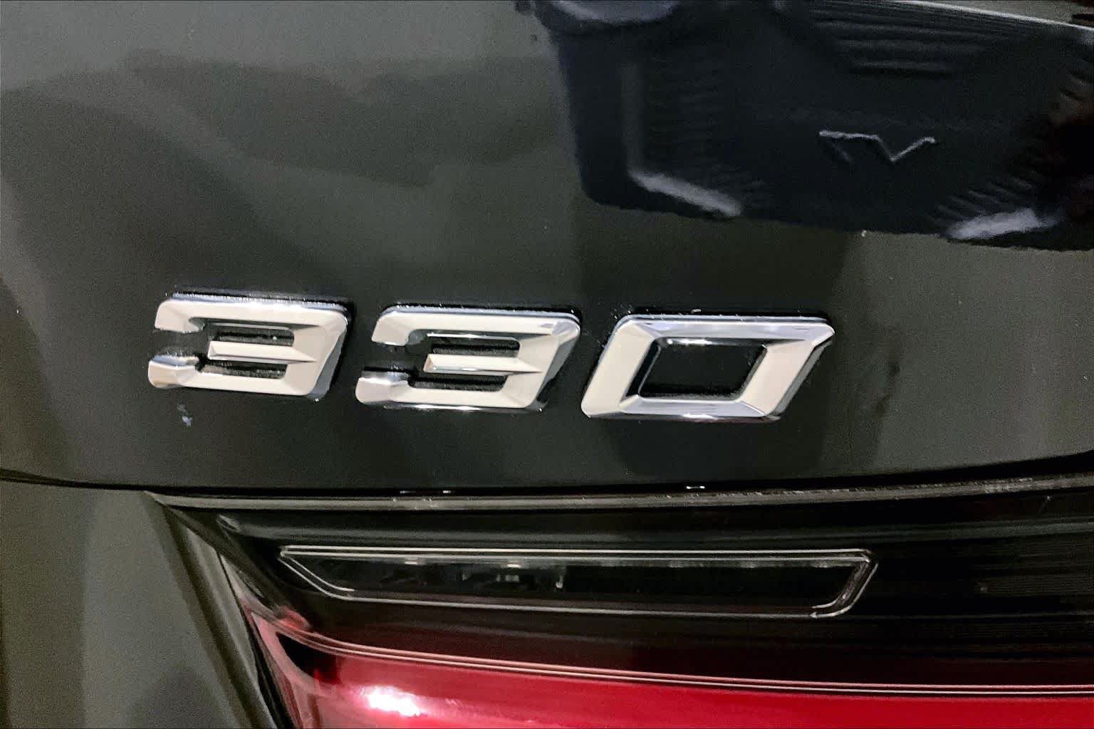 Used 2022 BMW 330i xDrive Sedan w/ Premium Package 2 AWD/4WD image 9