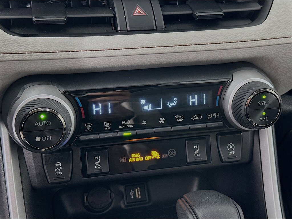 Used 2025 Toyota RAV4 XLE image 7