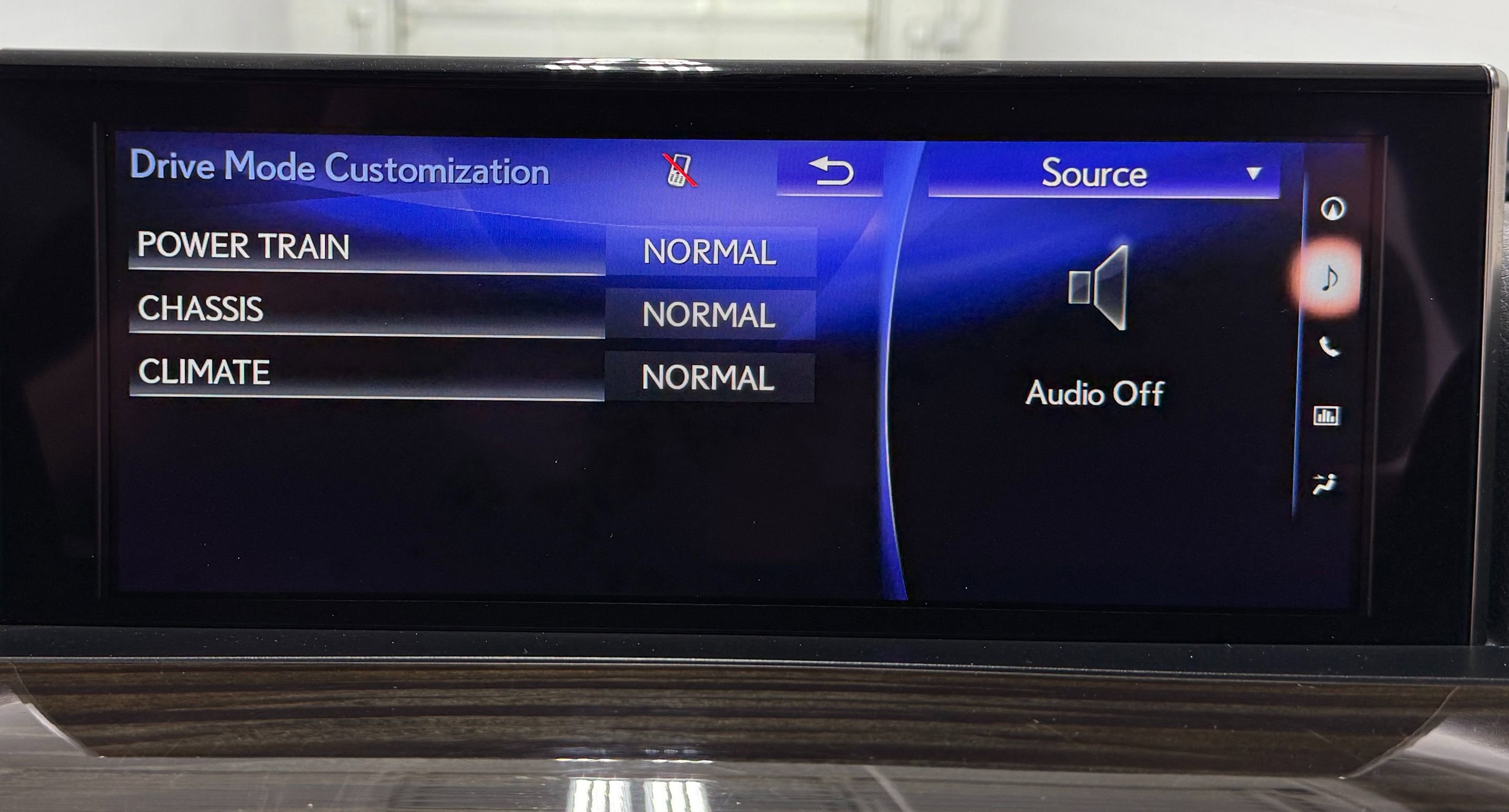 Used 2019 Lexus LX 570 4WD w/ Luxury Package image 30