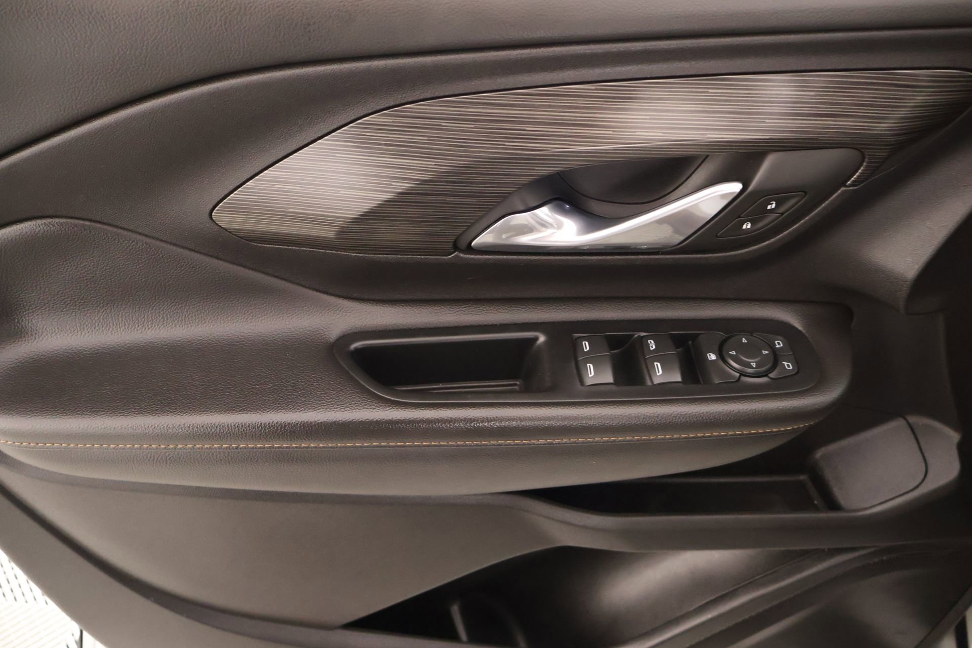 Used 2019 GMC Terrain SLT FWD image 14