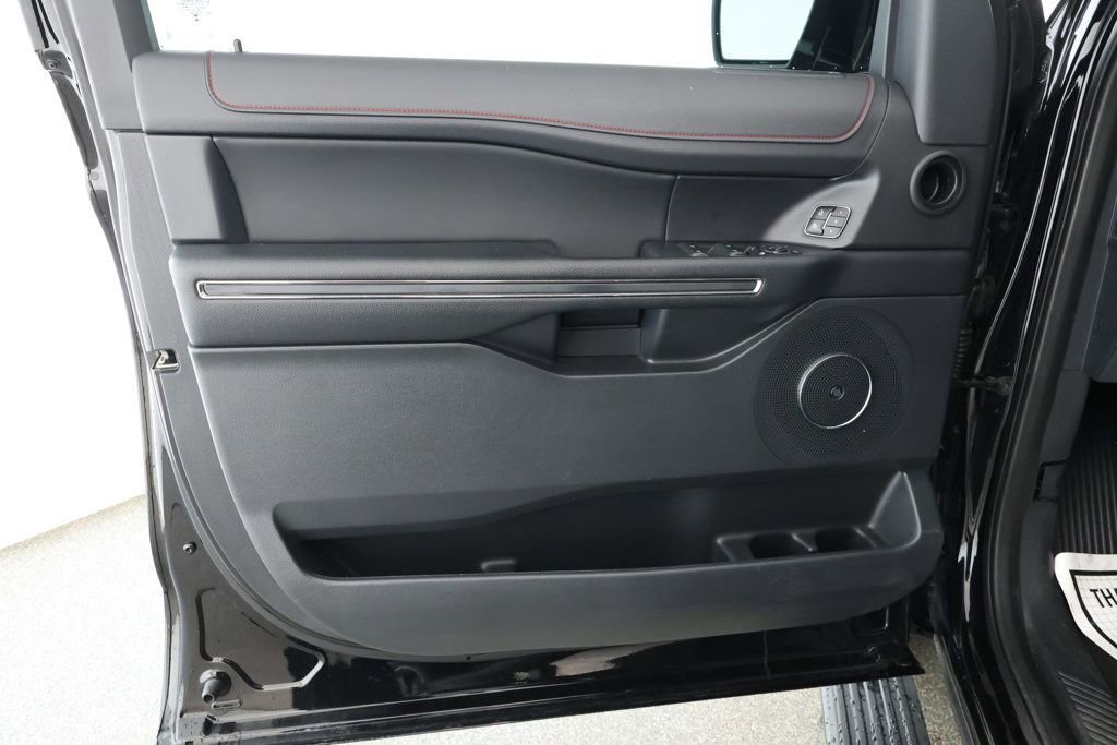 Used 2023 Ford Expedition Limited image 9