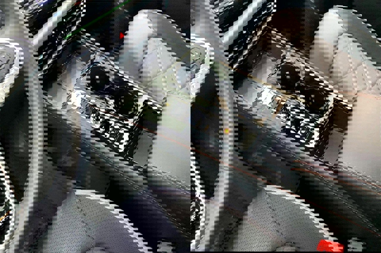 Used 2024 Volkswagen Atlas Peak Edition SE image 17