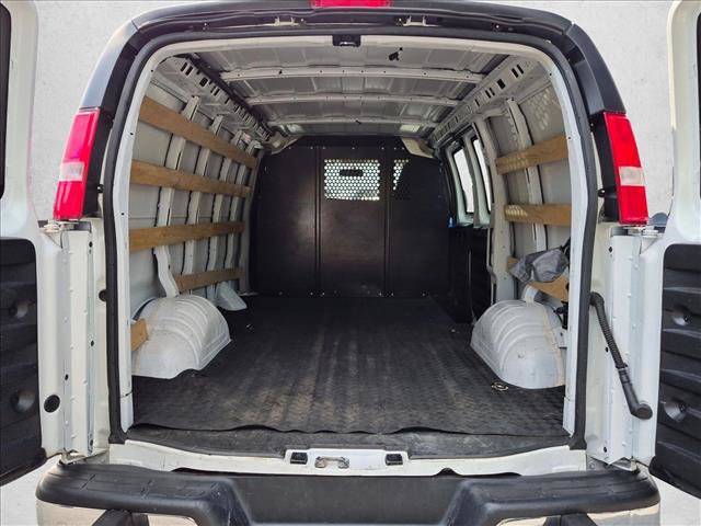 Used 2025 GMC Savana 2500 w/ Driver Convenience Package RWD image 7