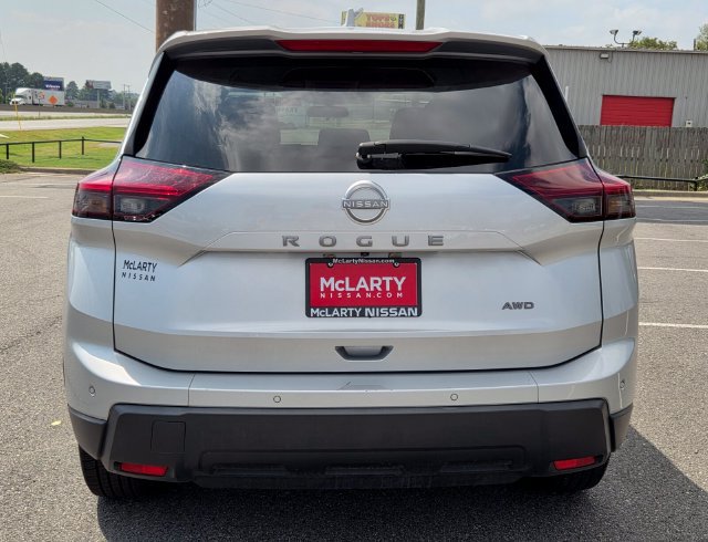 Used 2025 Nissan Rogue SV AWD/4WD image 7