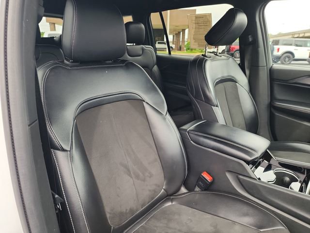 Used 2023 Jeep Grand Cherokee L Laredo image 13