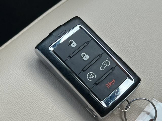 Used 2023 Jeep Grand Cherokee Limited AWD/4WD image 35