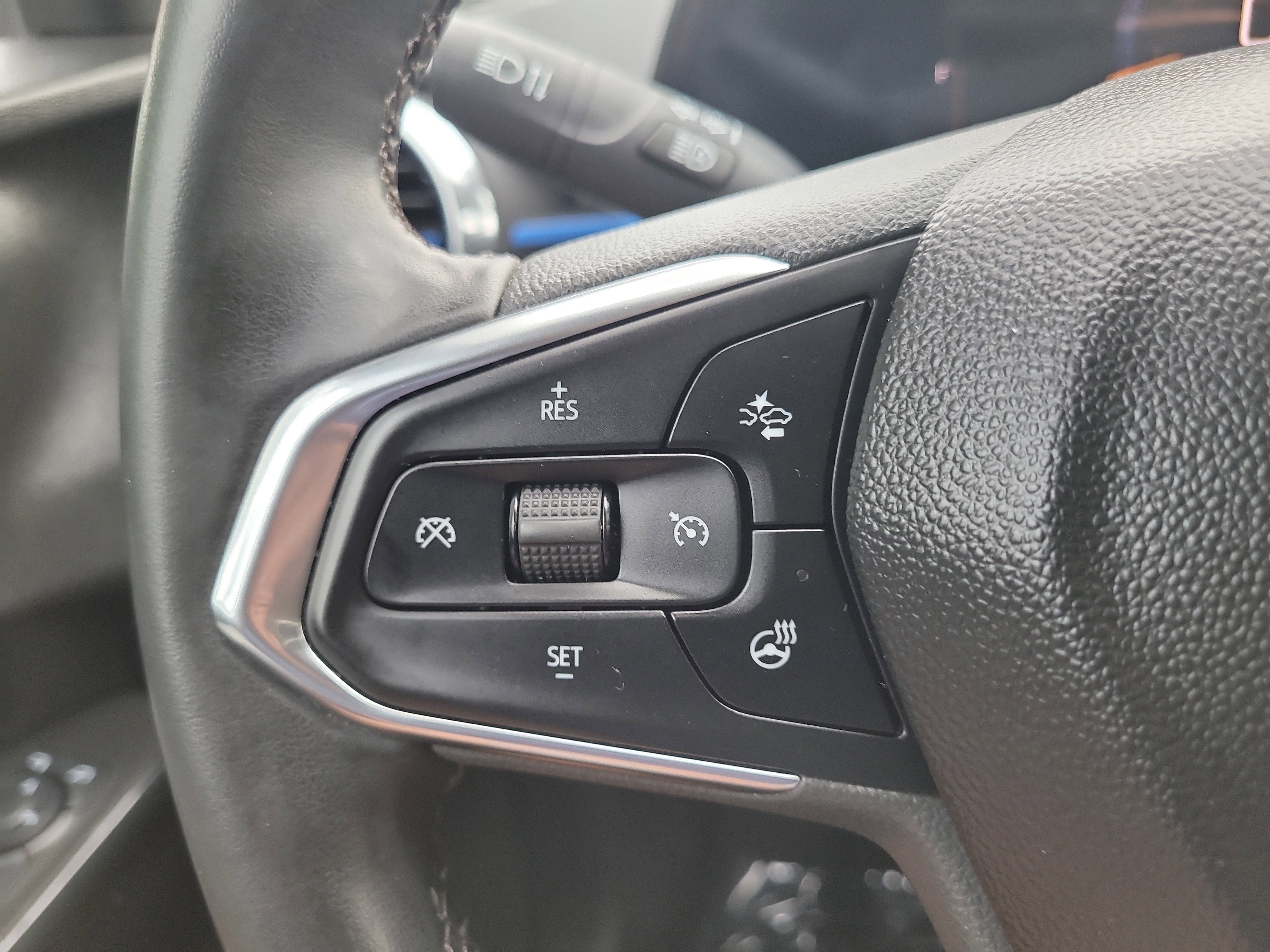 Used 2024 Chevrolet Trax LT w/ Driver Confidence Package FWD image 28