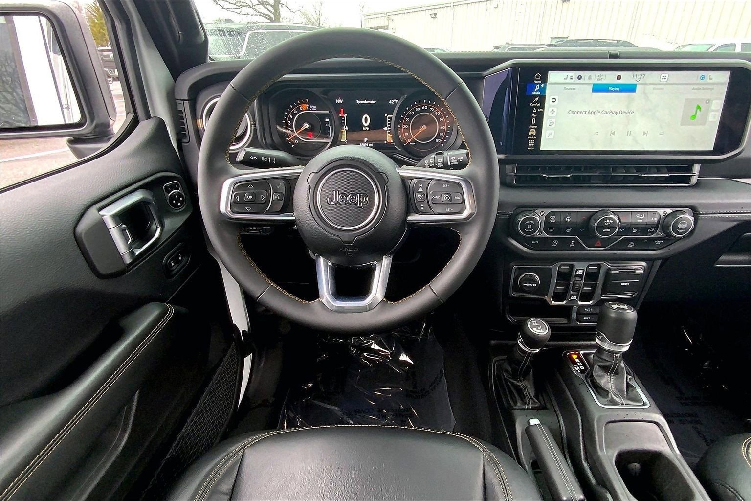 Certified 2025 Jeep Wrangler Sahara image 5